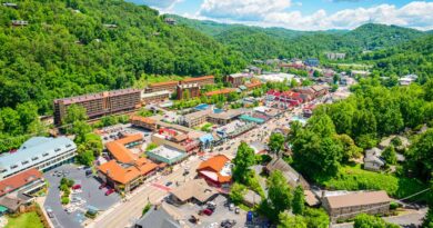 Best Places to Stay in Gatlinburg → Guide with Prices & Tips