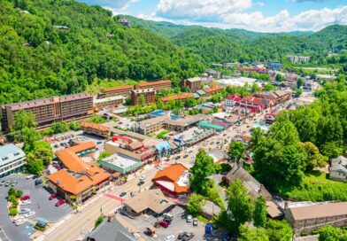 Best Places to Stay in Gatlinburg → Guide with Prices & Tips