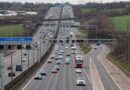 Travel news live: Christmas getaway weekend delays after M25 crash and 80mph wind weather warnings in place